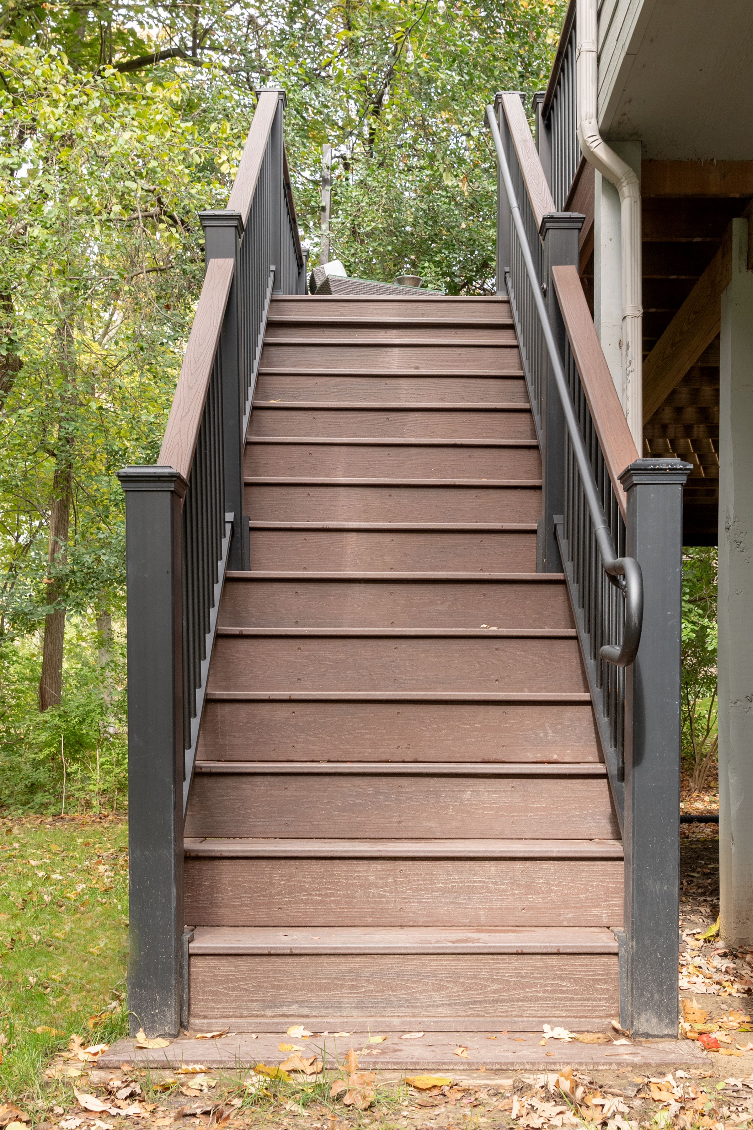 Okemos Outdoor Living E Odd Fellows Contracting The Client Was Hoping That We Could Re Use As Much Of Their Existing Deck Possible With An Expansion To Increase Area And Add Stairs